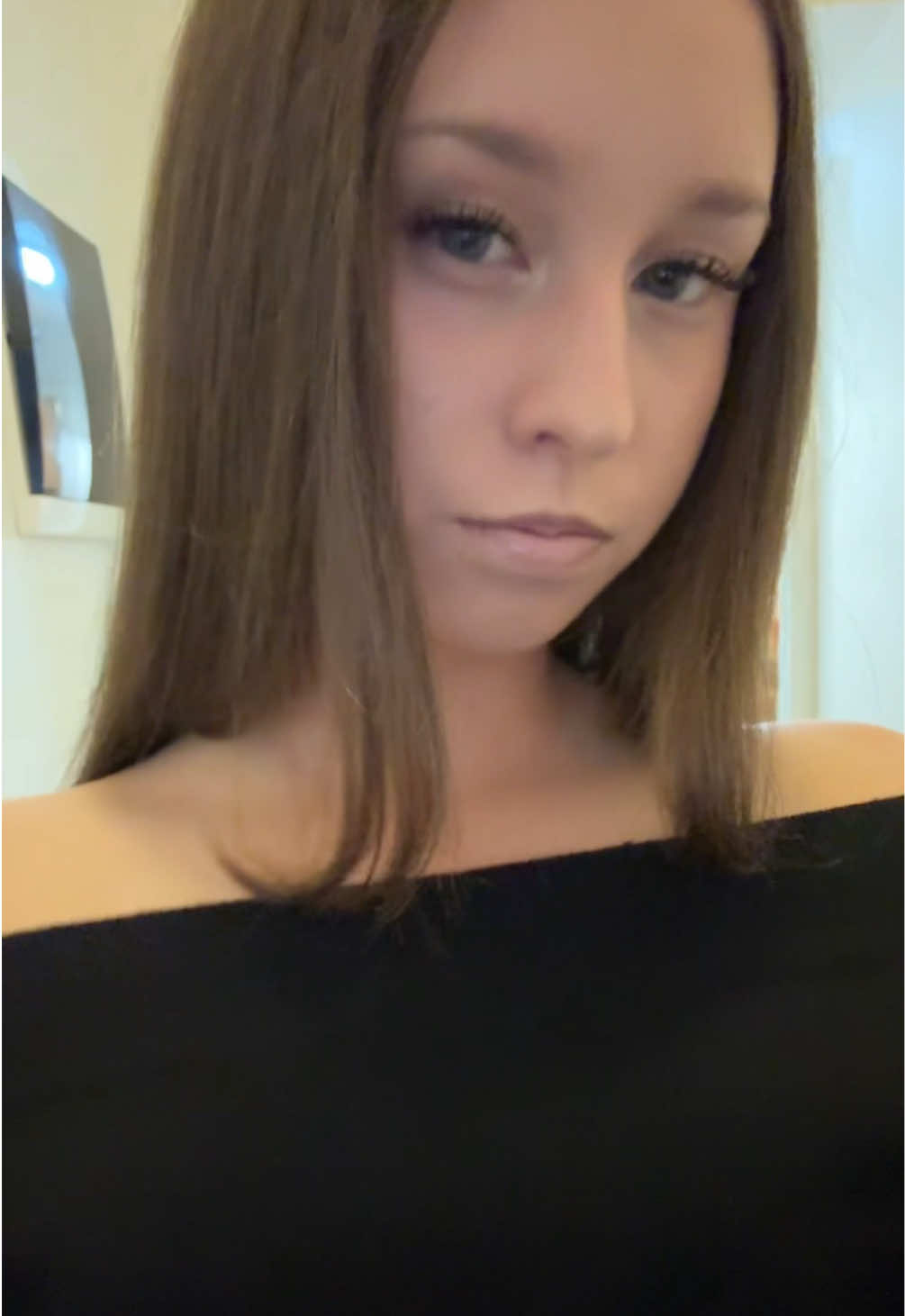 @adoroniina