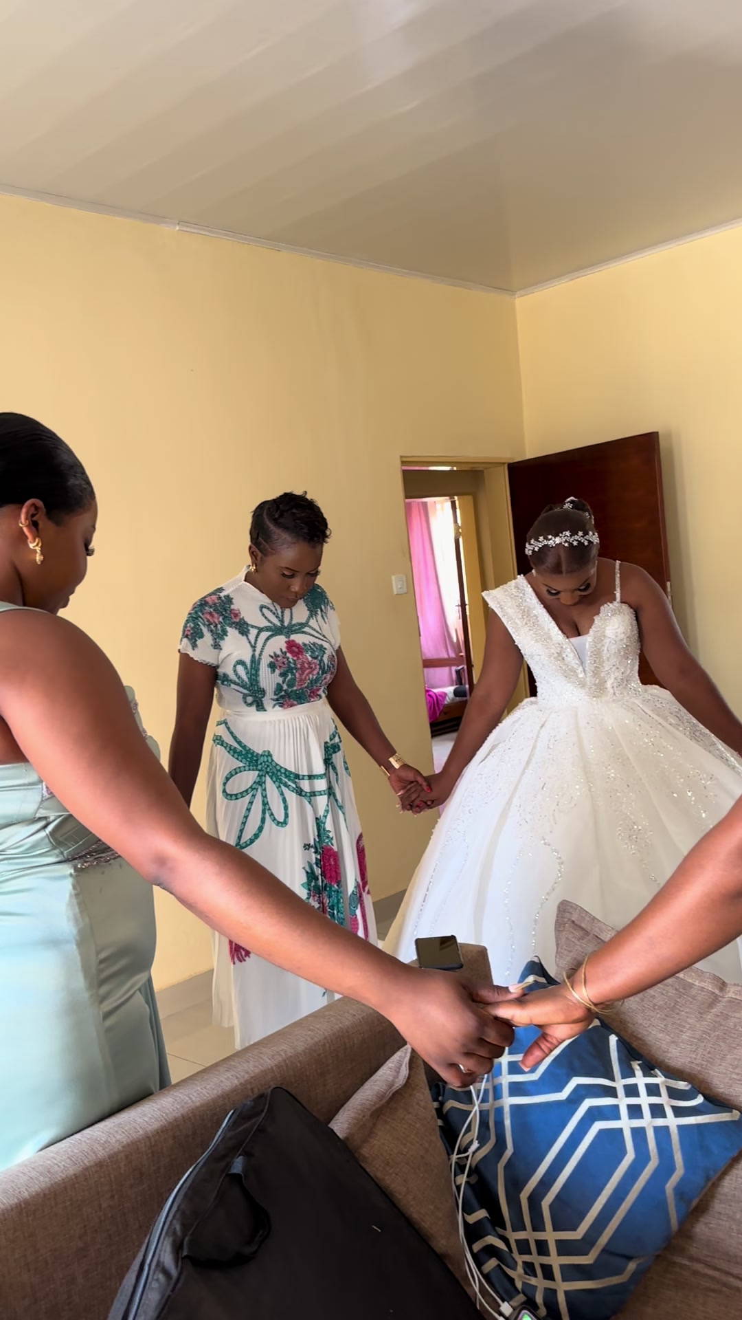 @posh.wedding