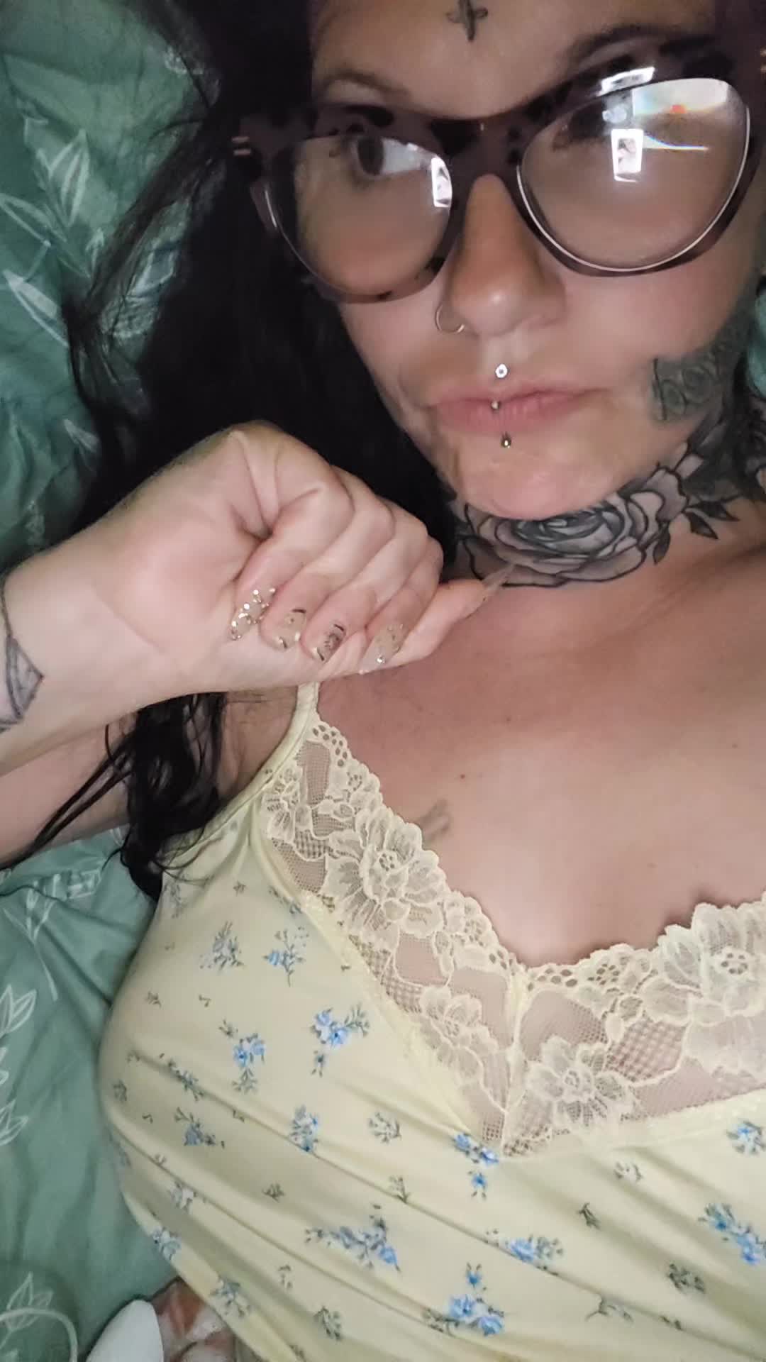 @👑B