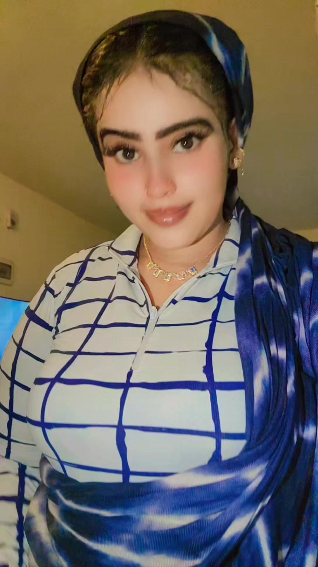 @officialqueencute🥰🤑🥂✅️