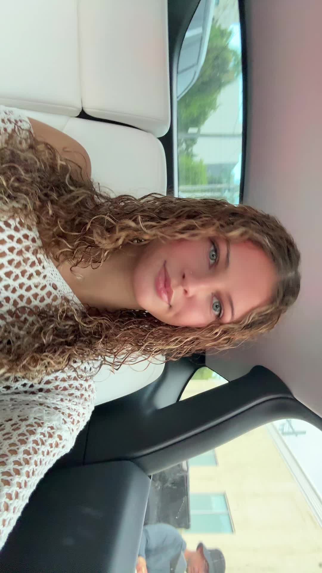 @AnnaliseAcevedo