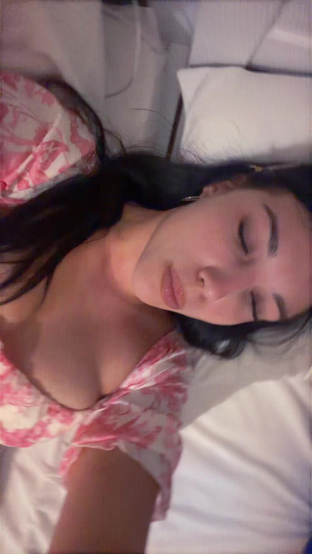 @🦦