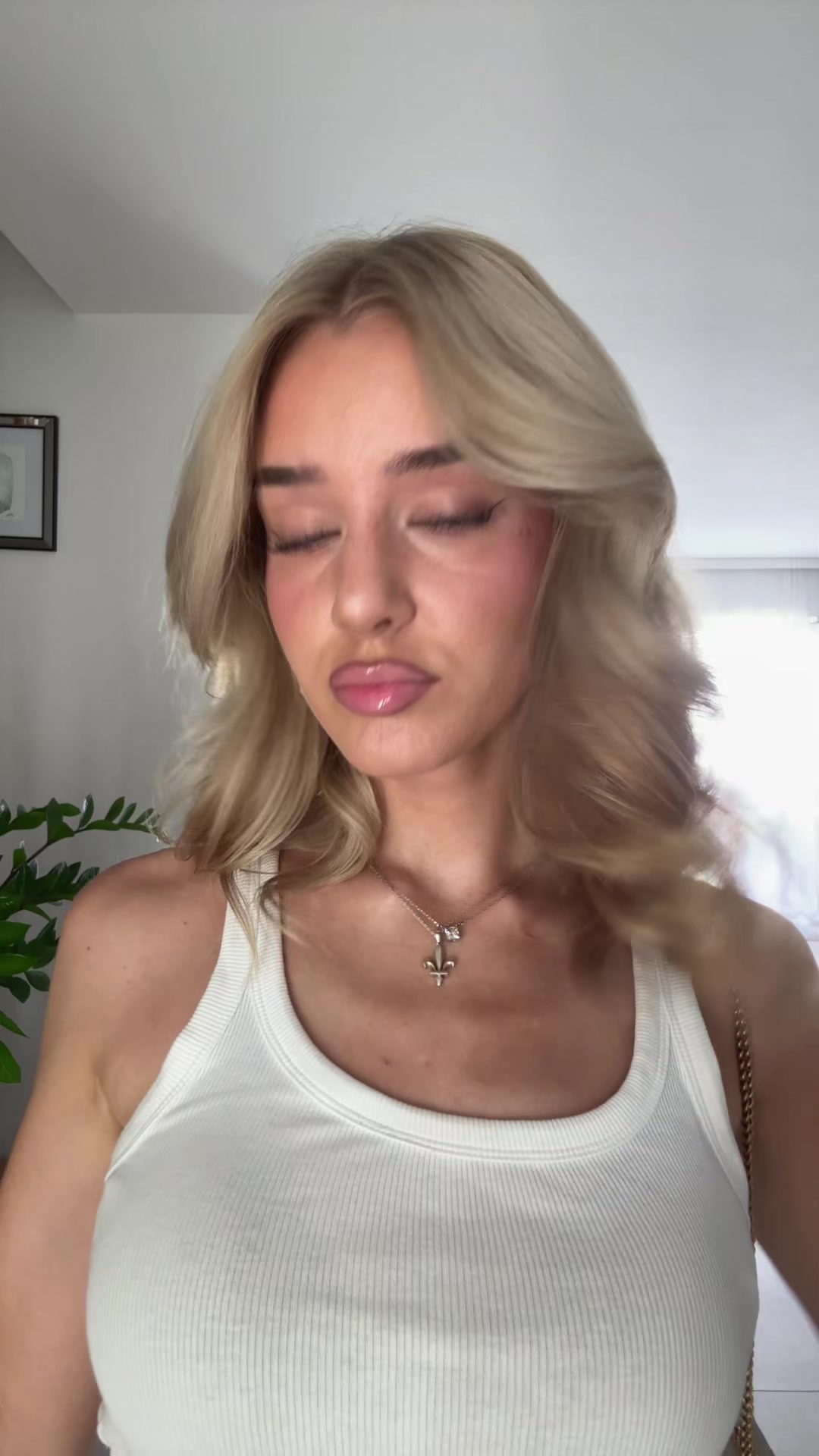 @Adelisa