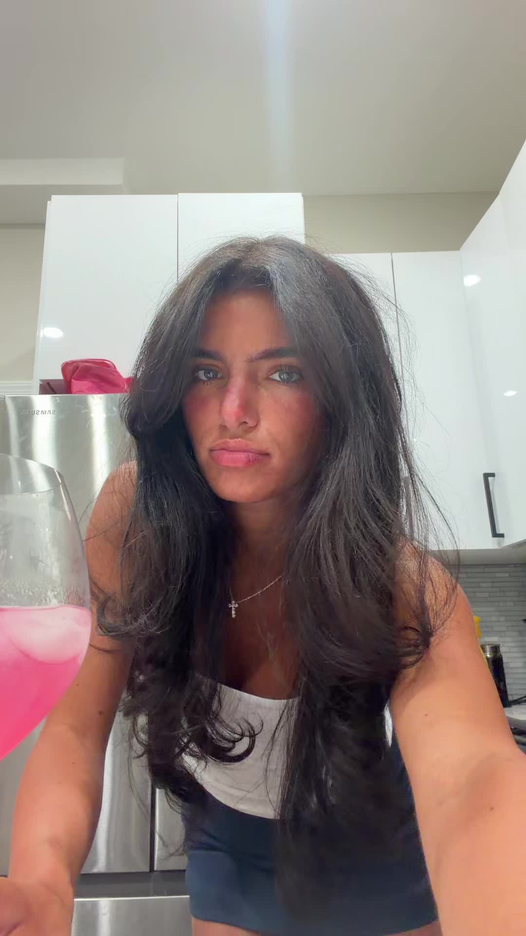@VIVIANA