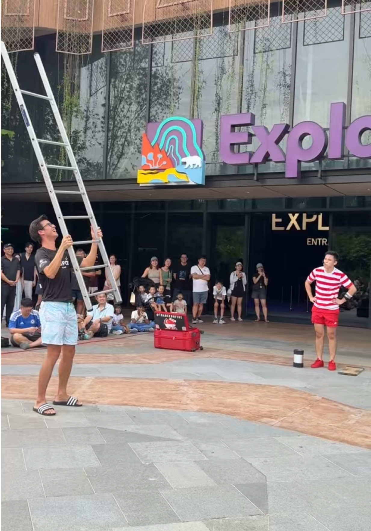 @Jonathan Goh the Circus Artist
