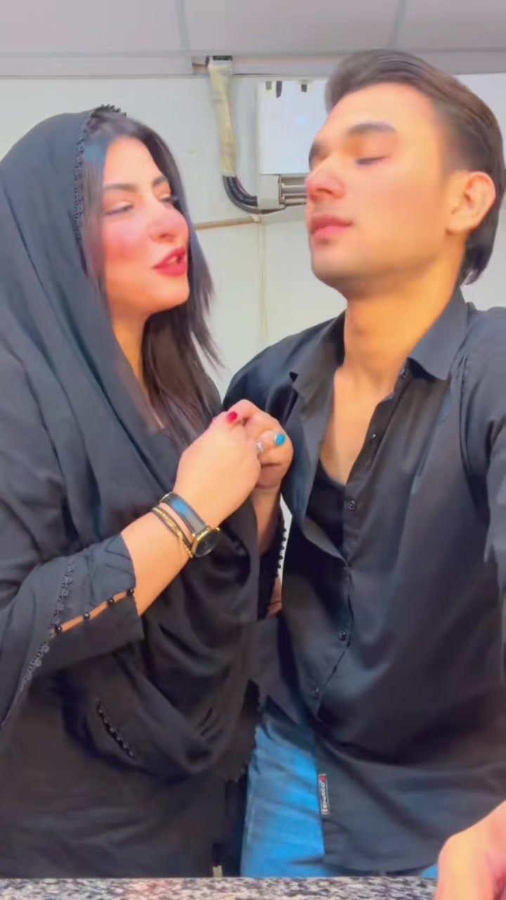 @Uzmaa tahir