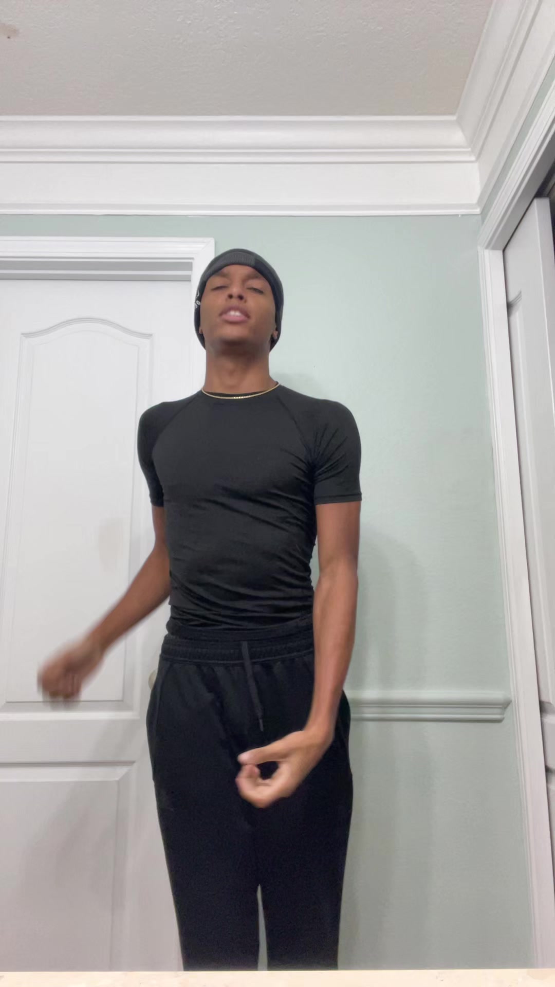 @Kj._.