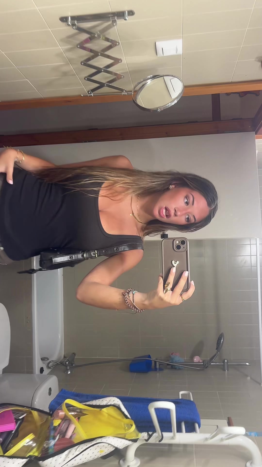 @anitarm_