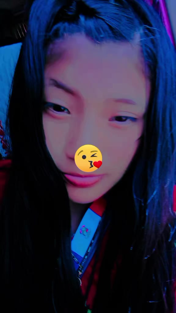 @<Y>z<B>