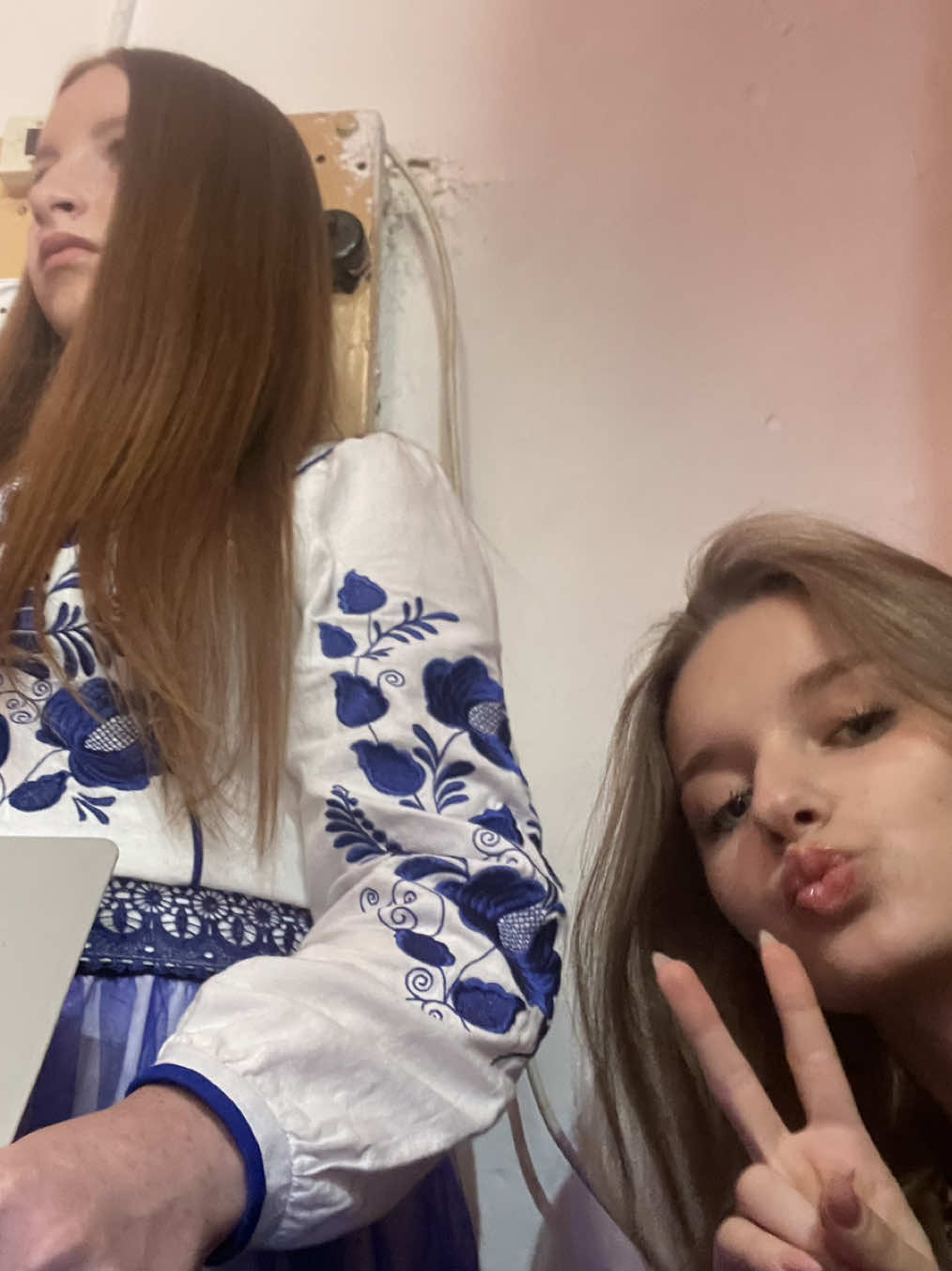@Ді