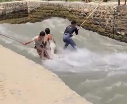 @emikhan1234k01
