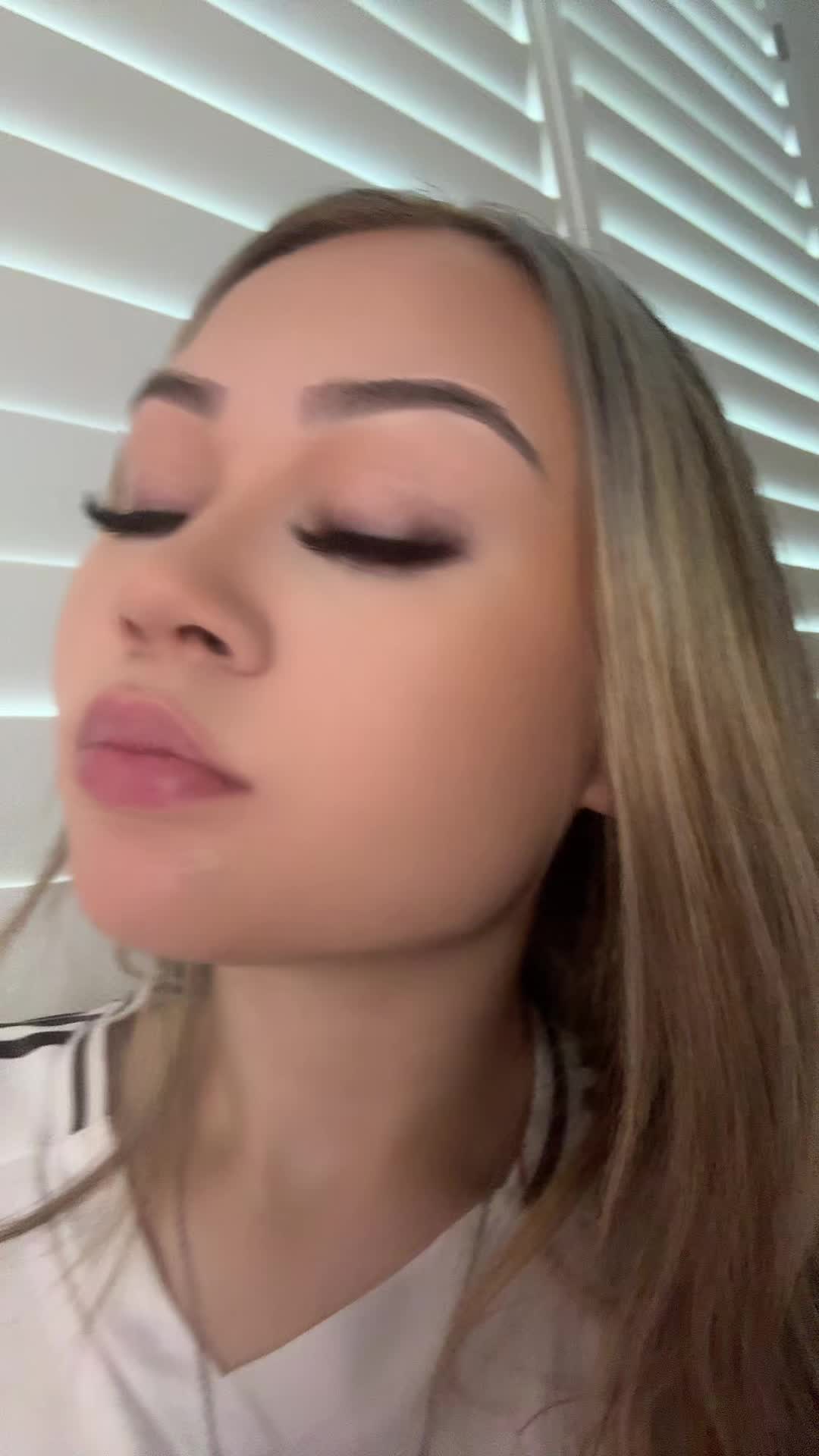 @🪩