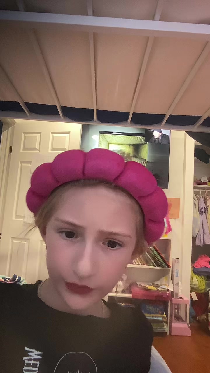 @TeddiAnne