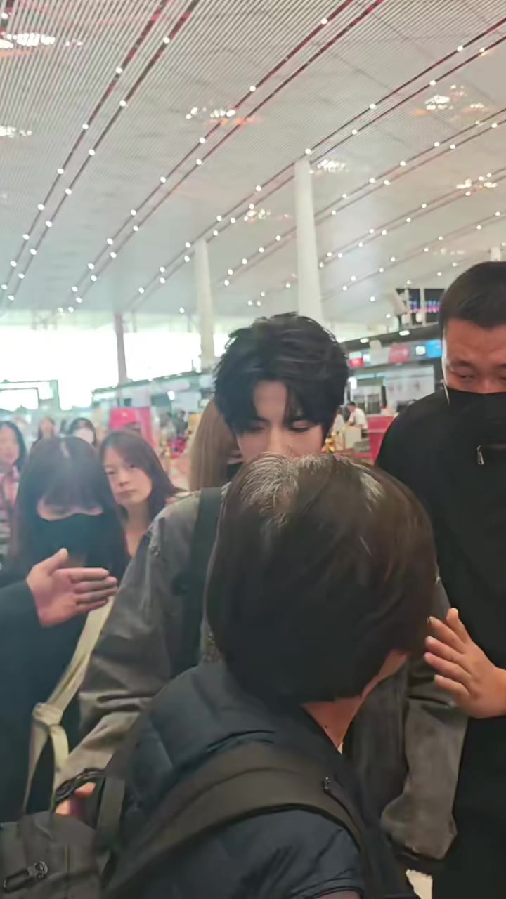 @โก ๐ฌ๐ก๐ข๐ฉ๐ฉ๐๐ซ๐๐๐จ๐ฌ๐ฌ โก