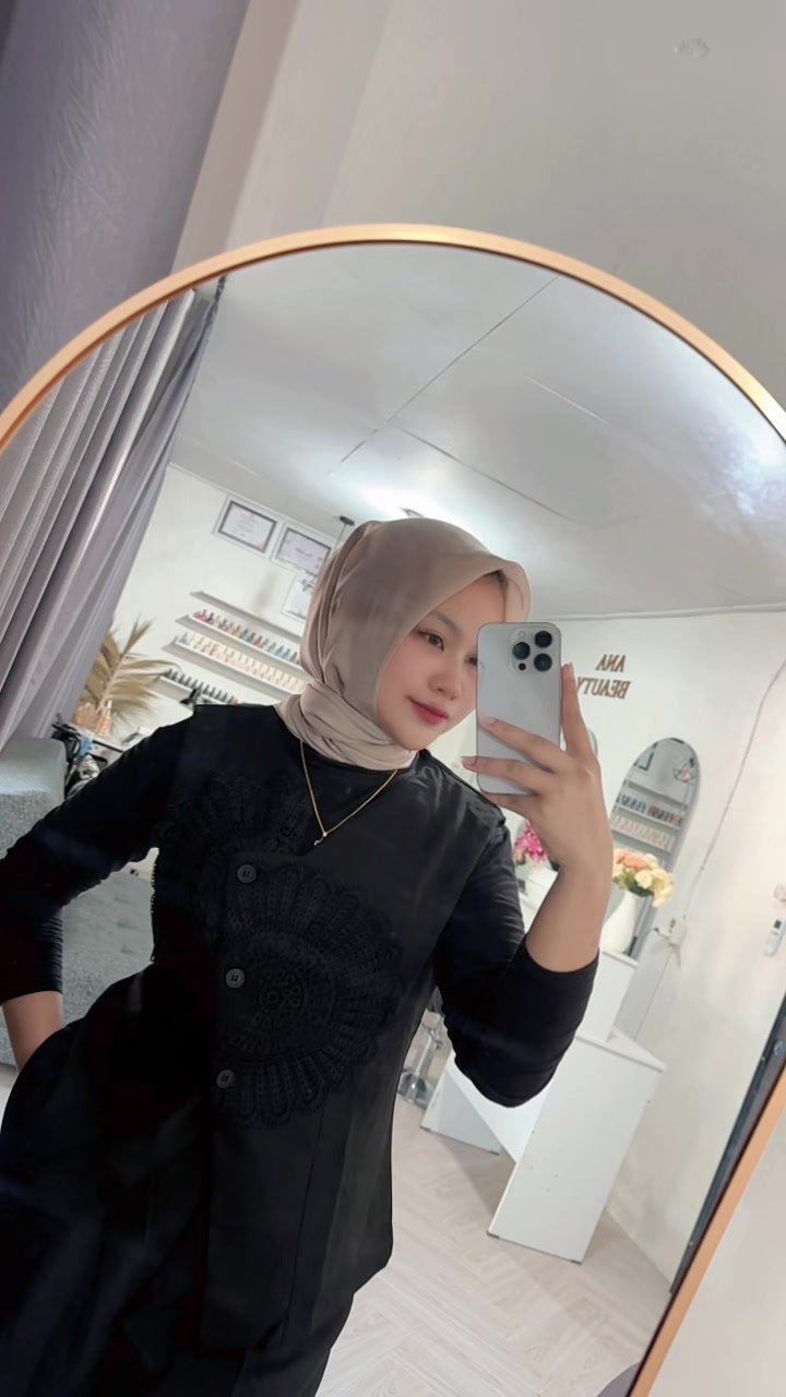 @Ana