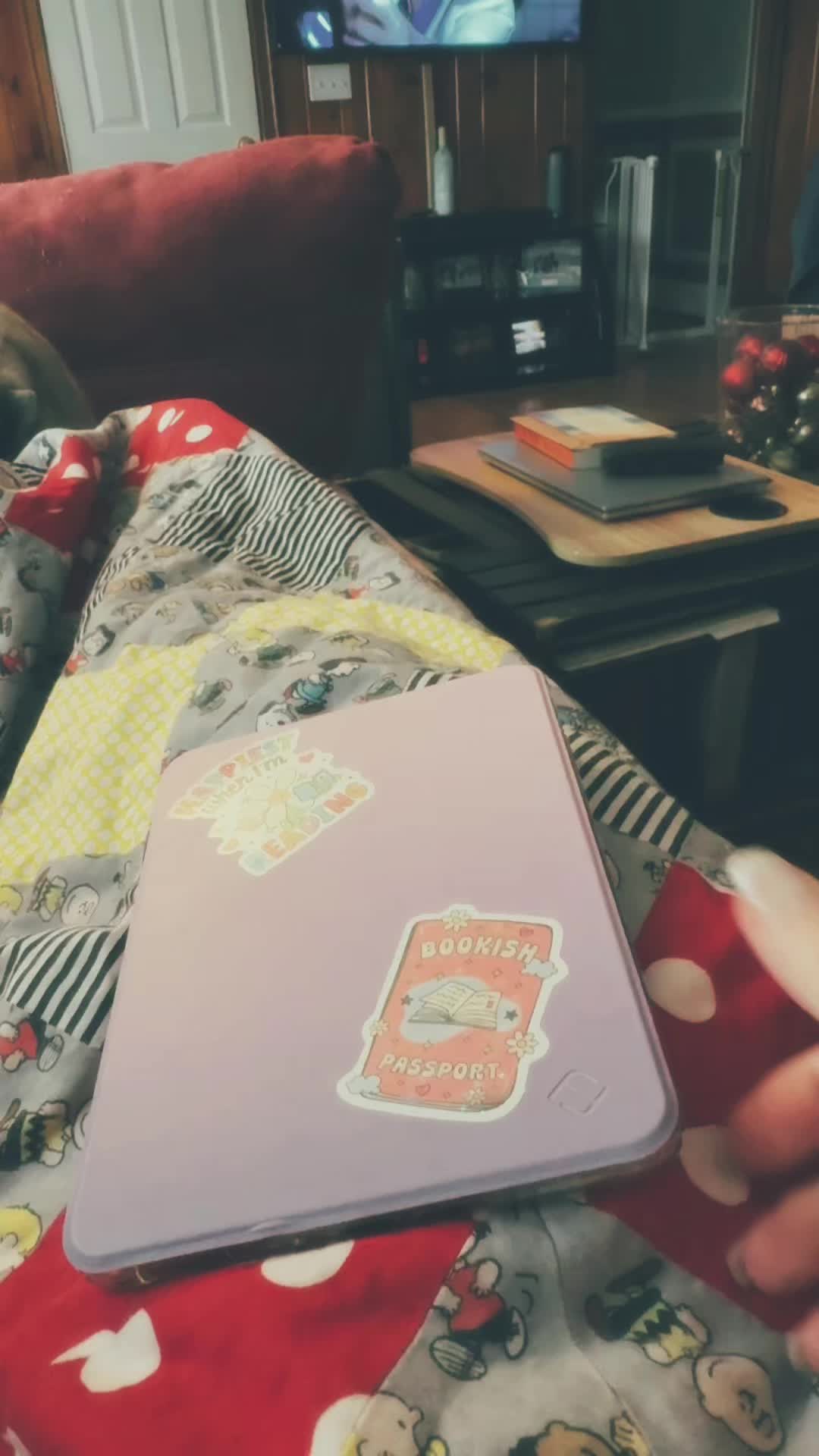 @Hopelostinbooks📚☕️
