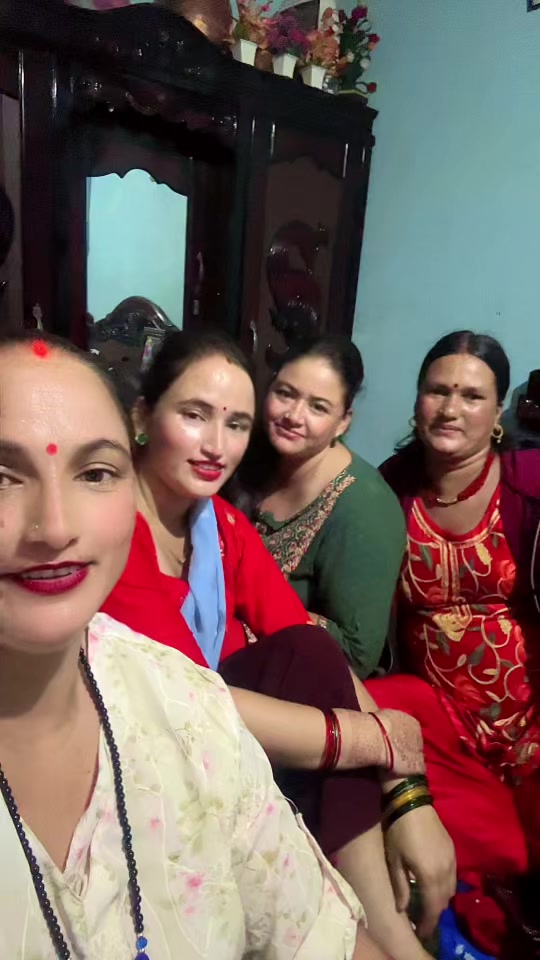 @NISHA OLI❤️