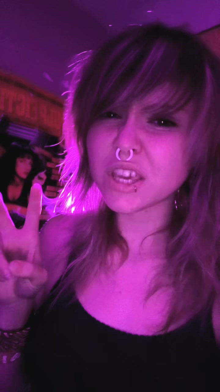 @Lainey🎞️