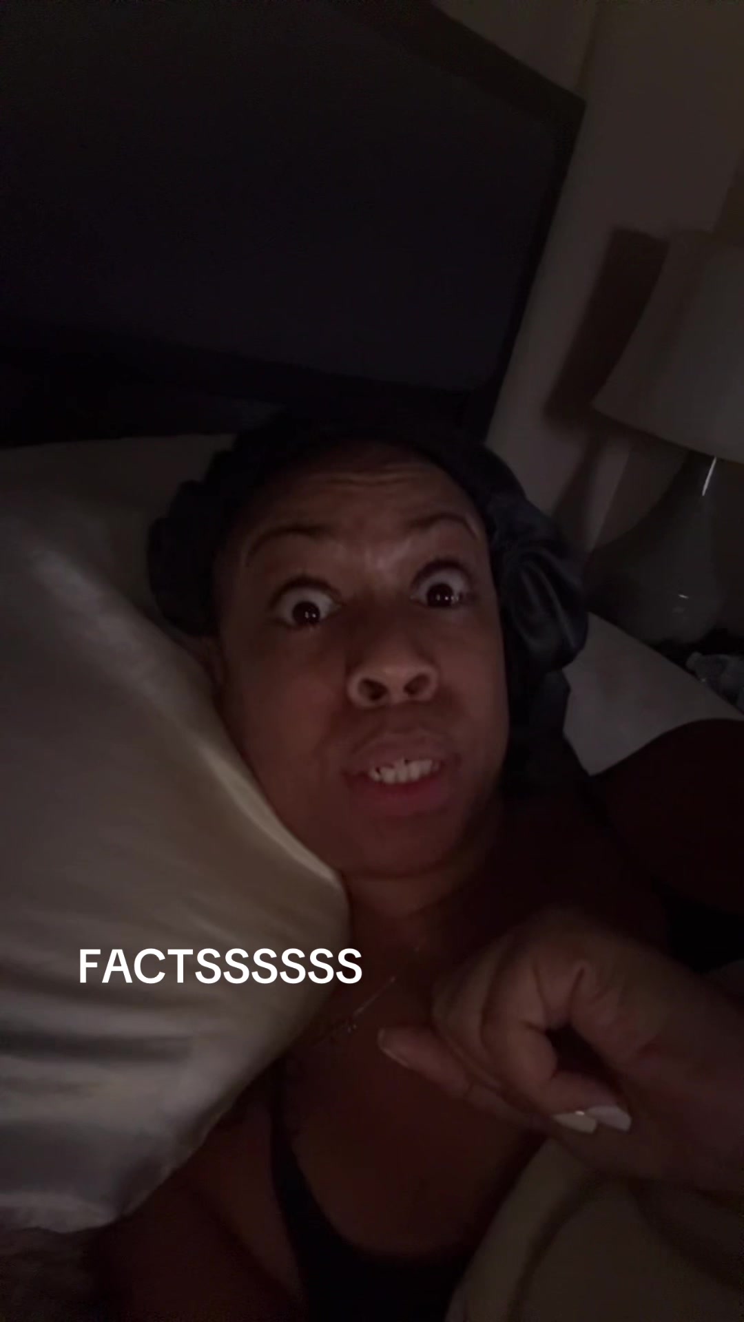 @JustGen ✋🏽👩🏽&zwj;🦱🤚🏽