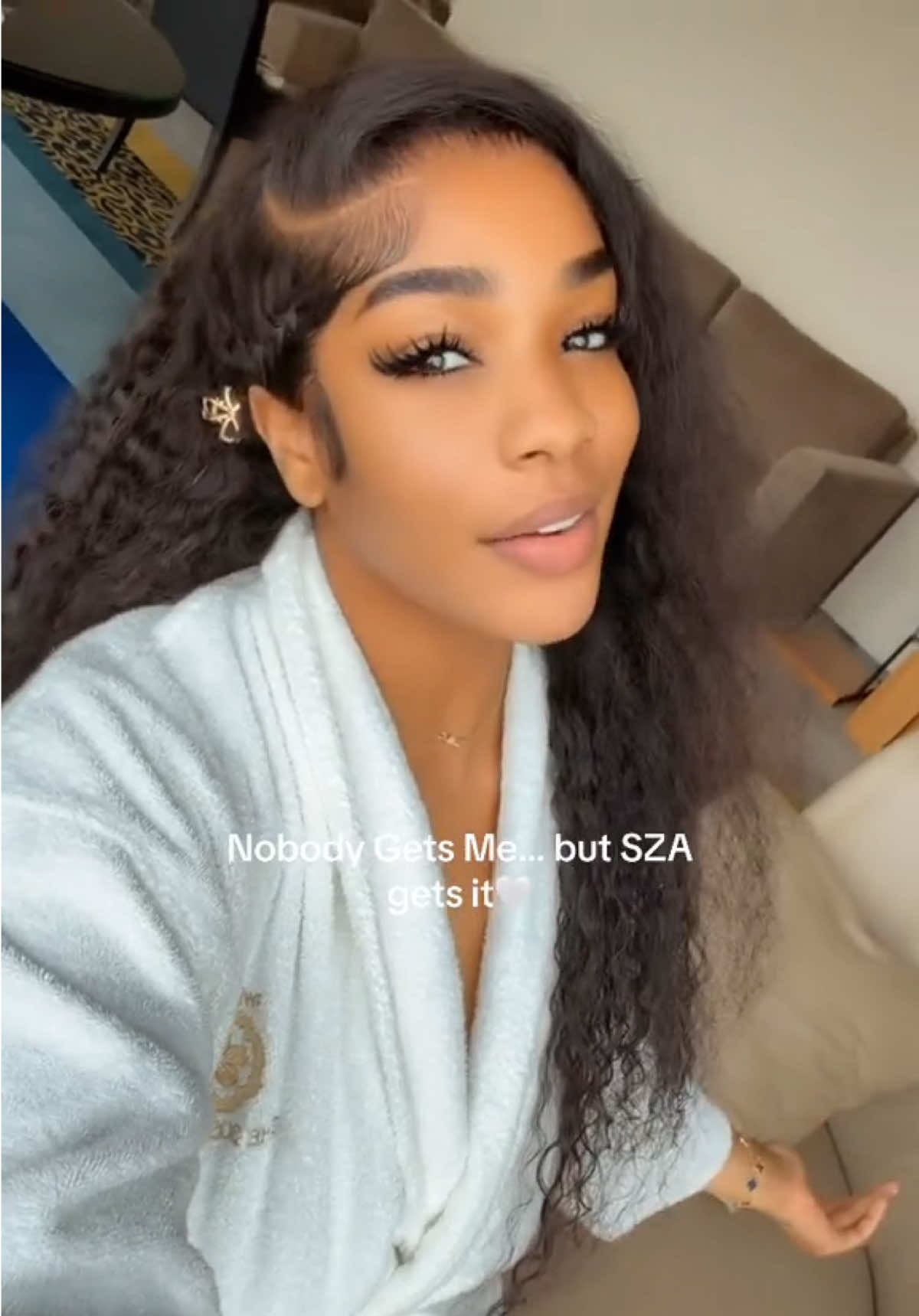 @Neche Official BBnaija S11 💛