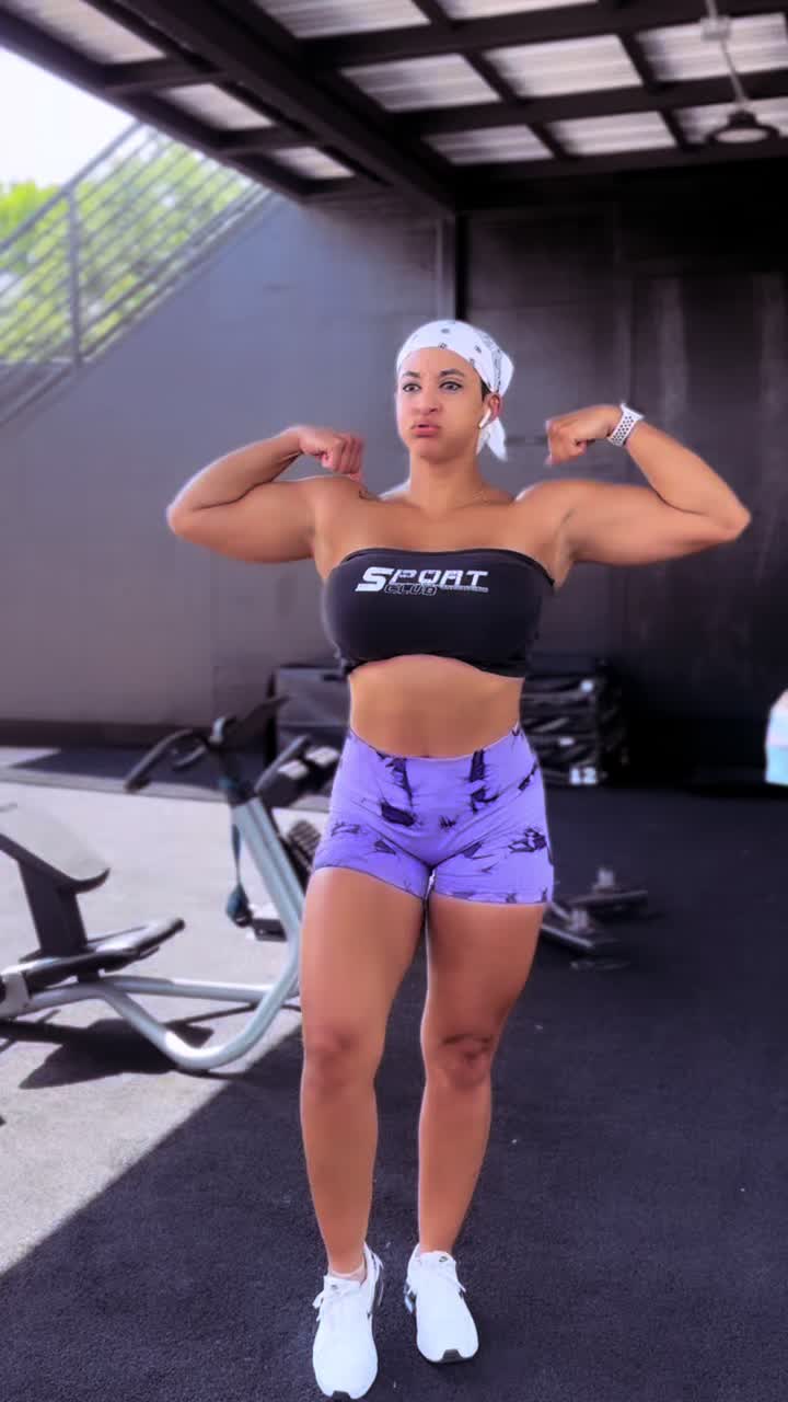 @Jazmondmonique