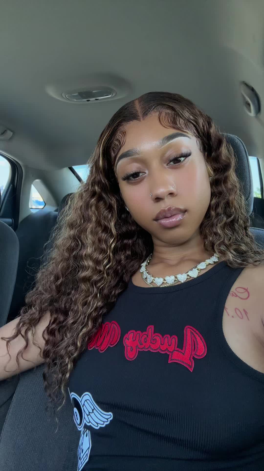 @R0YALTY ✨