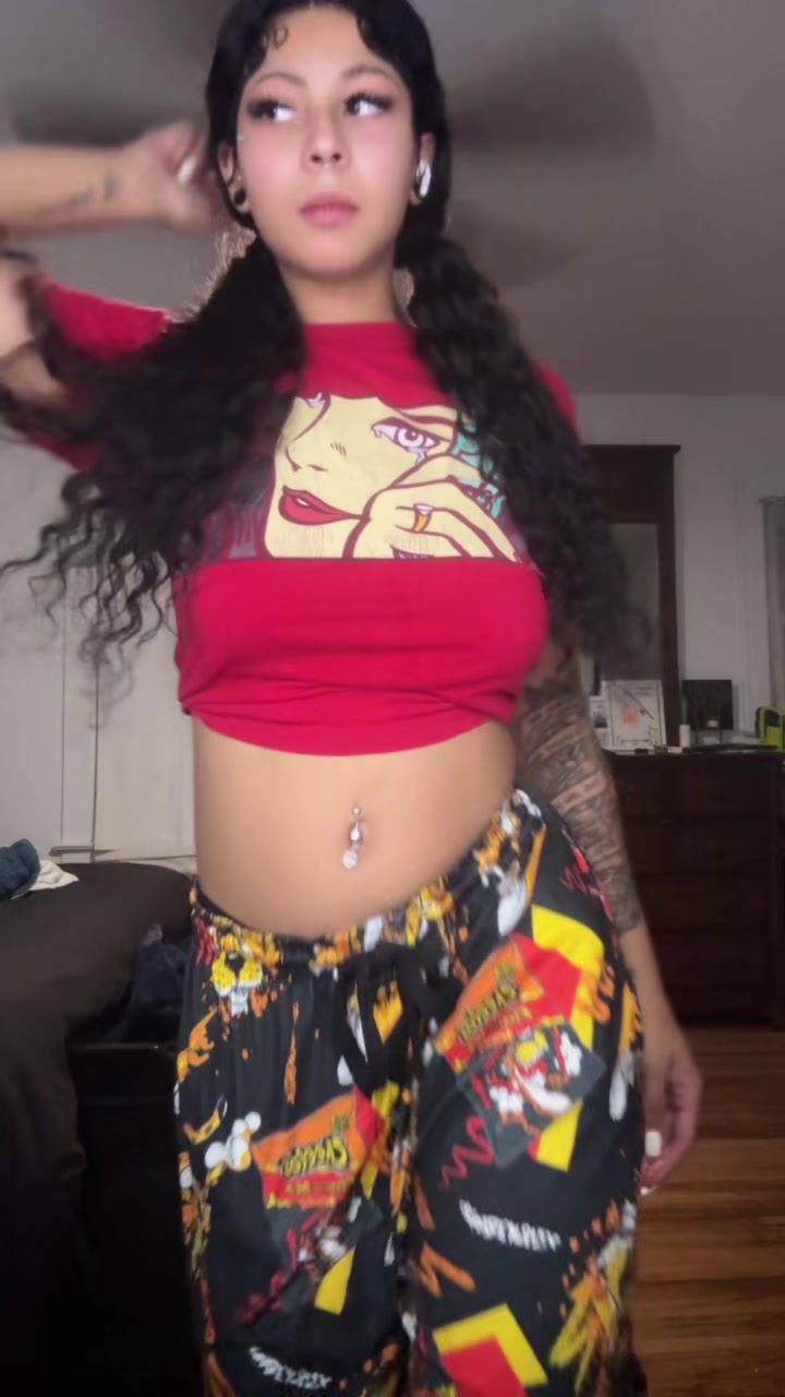 @riley_2hot4u