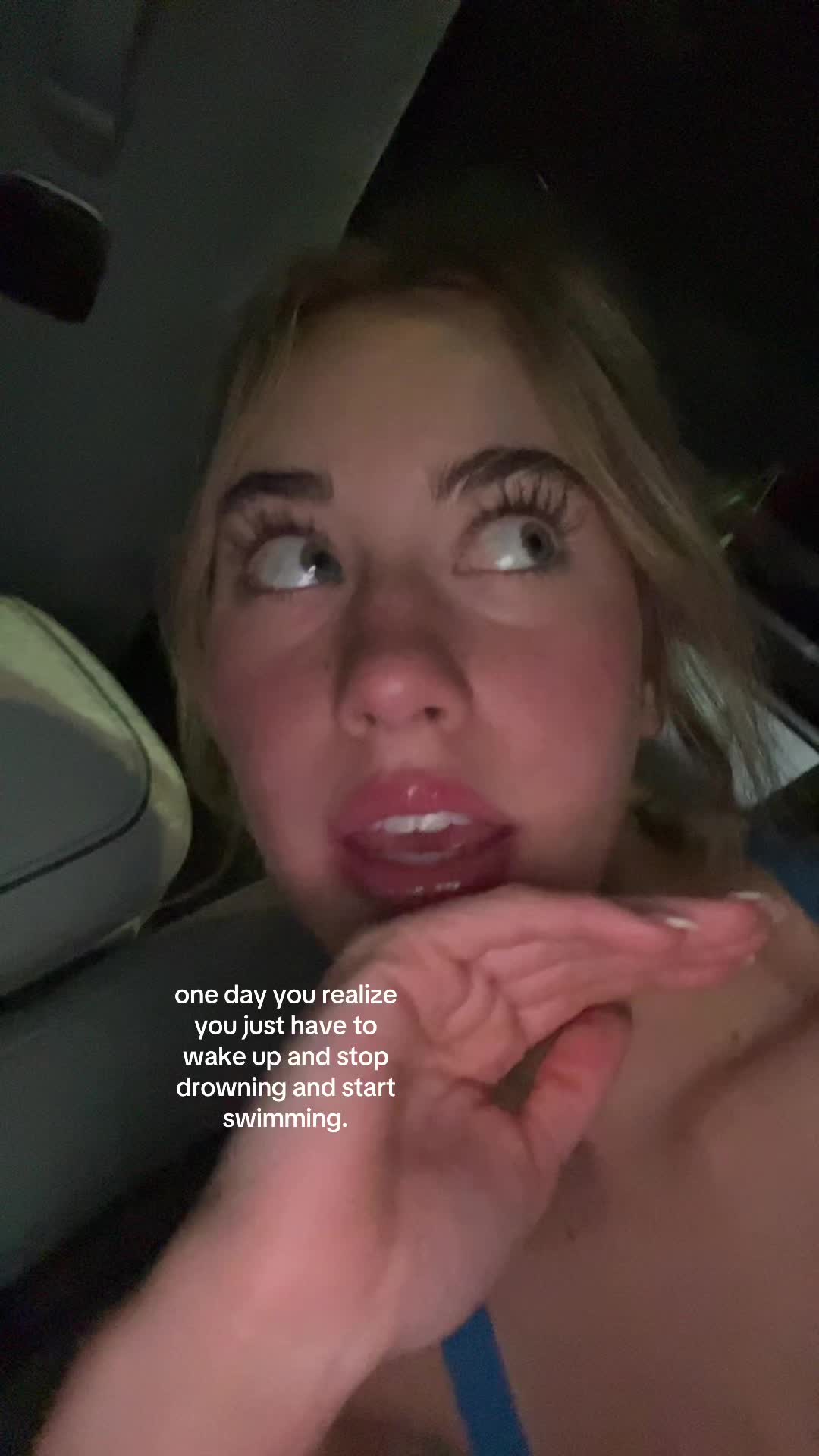 @C H L O &Euml;🦄⚡️🏄&zwj;♀️