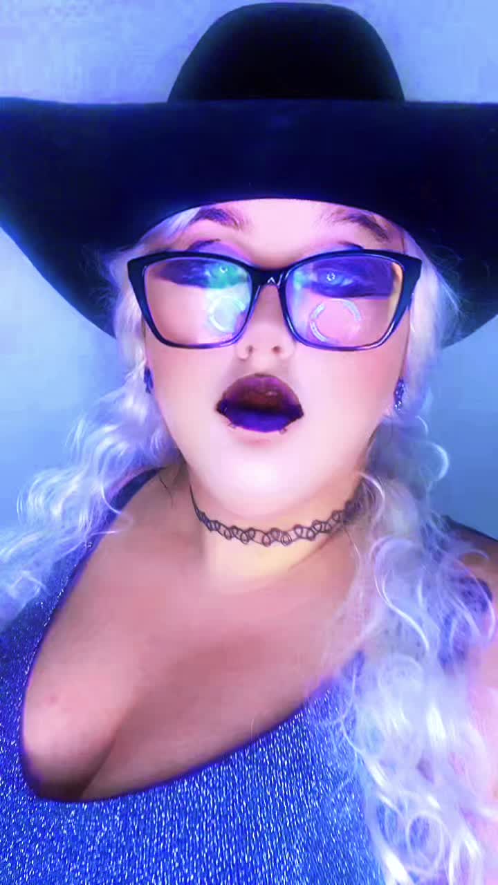 @sp00ky_treats