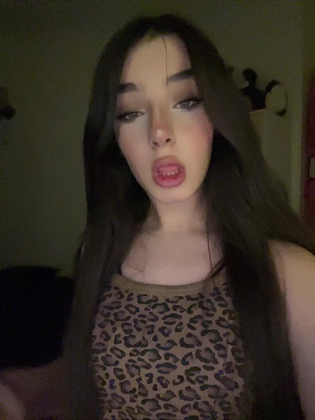 @-𝐕$