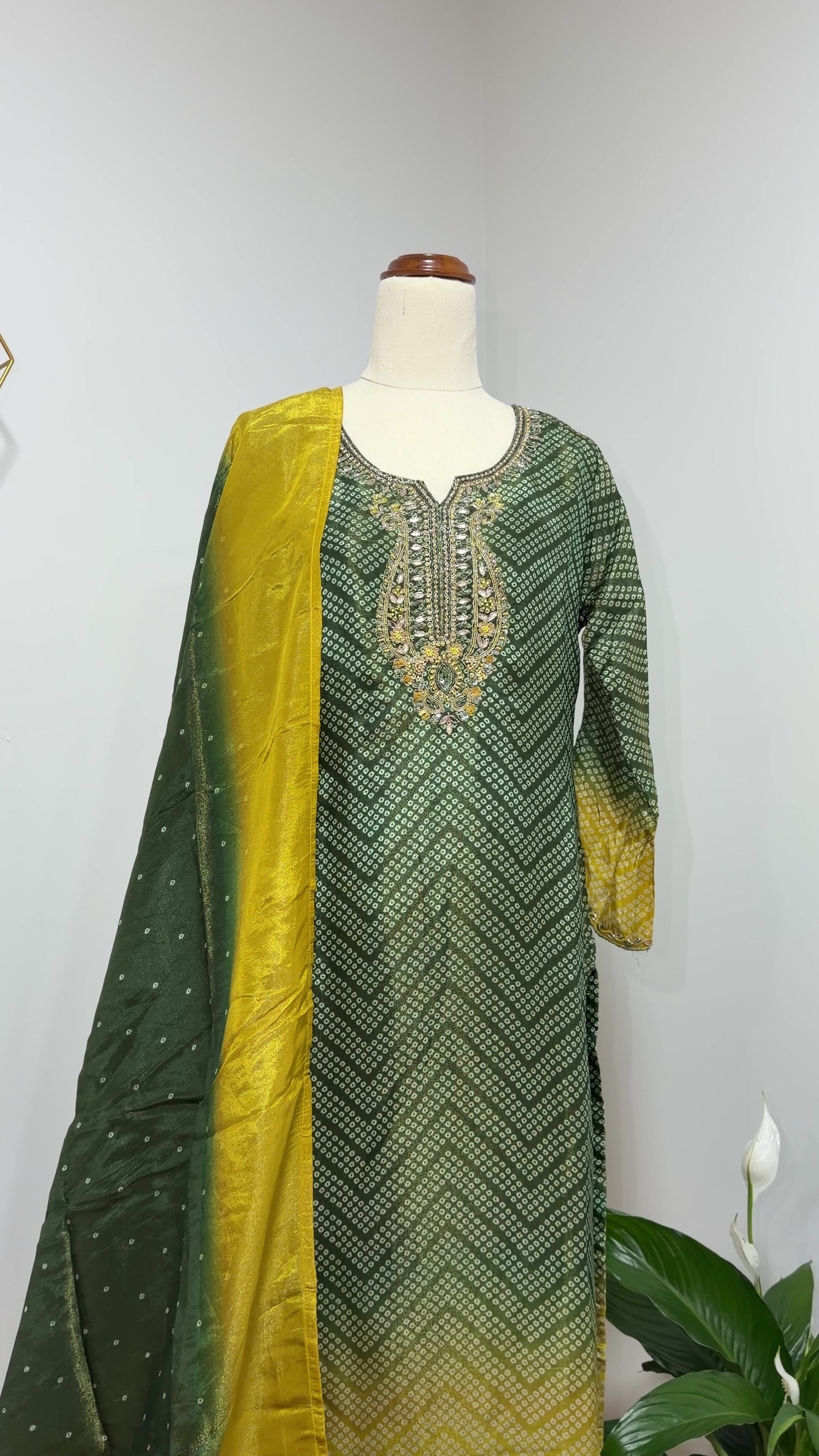@Resham_luxecouture