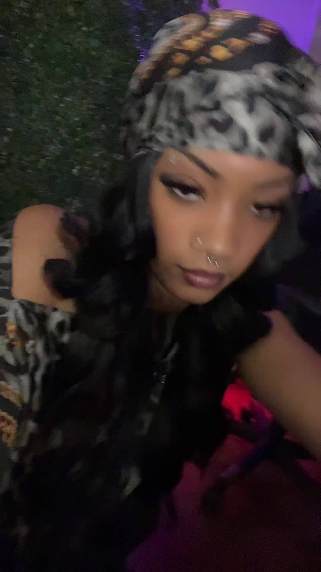 @✭