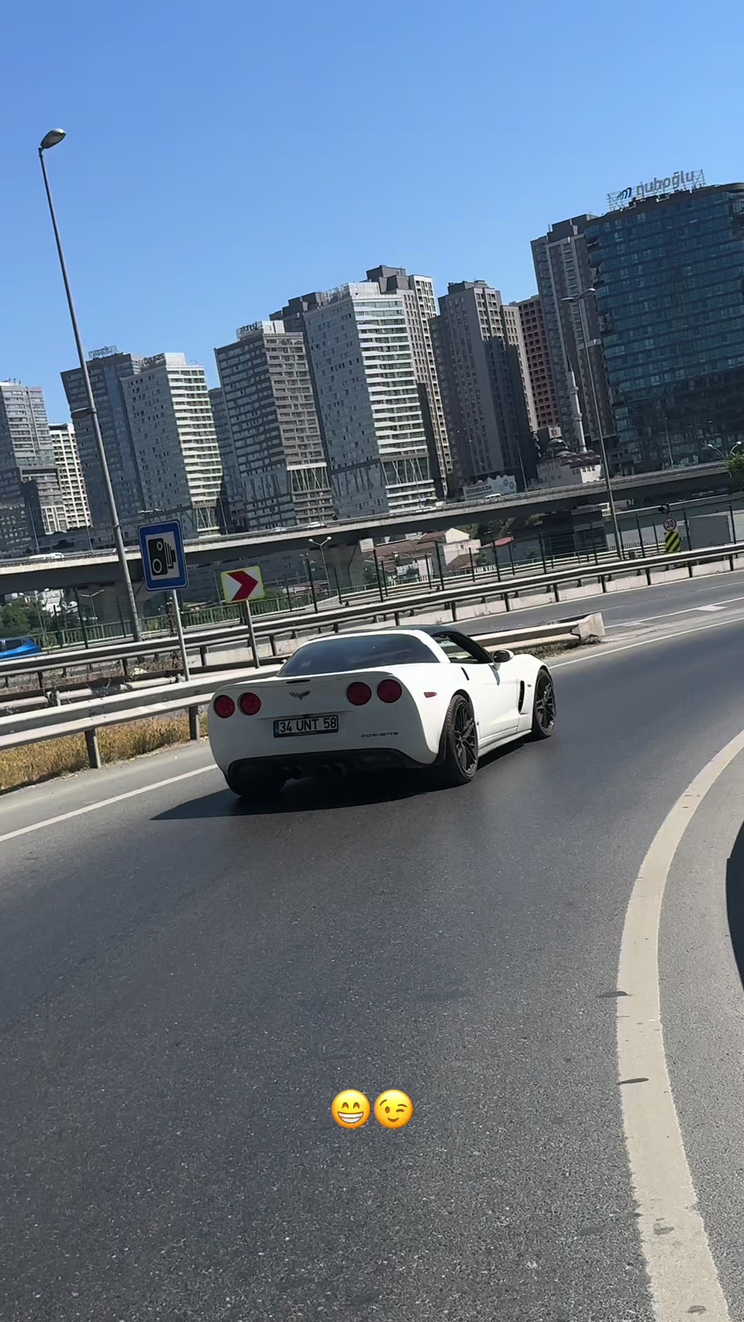 @UYR.89