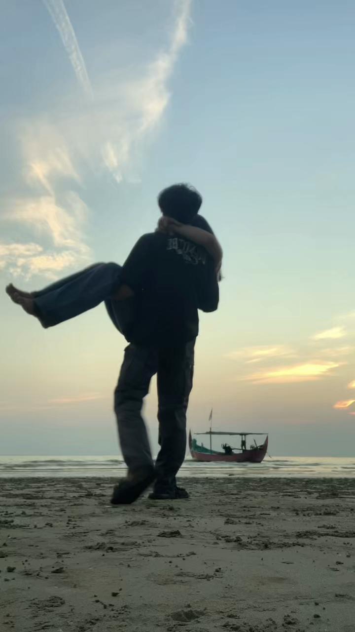 @dhinoo. _