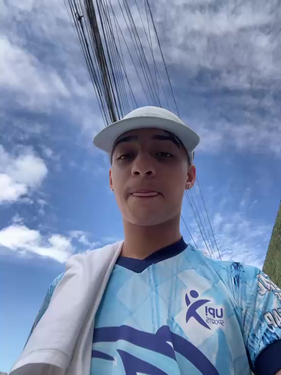 @_Araujo_7f&eacute;_