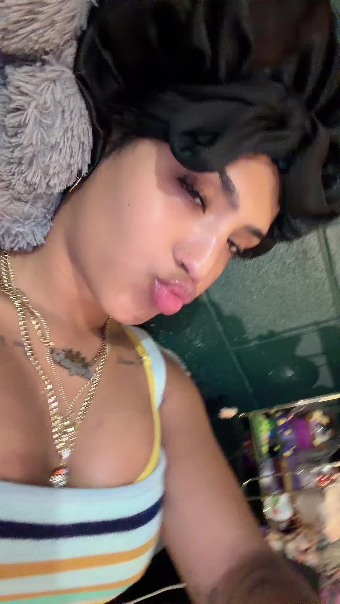 @aniyahalbino