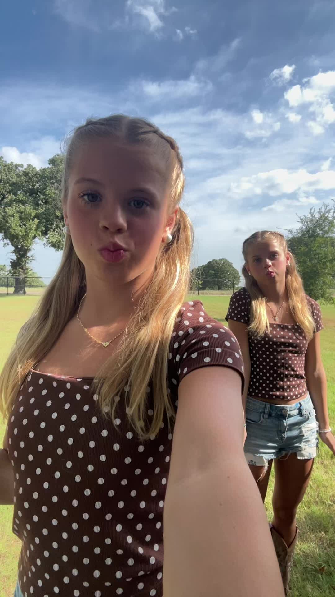 @brooklynandkinley