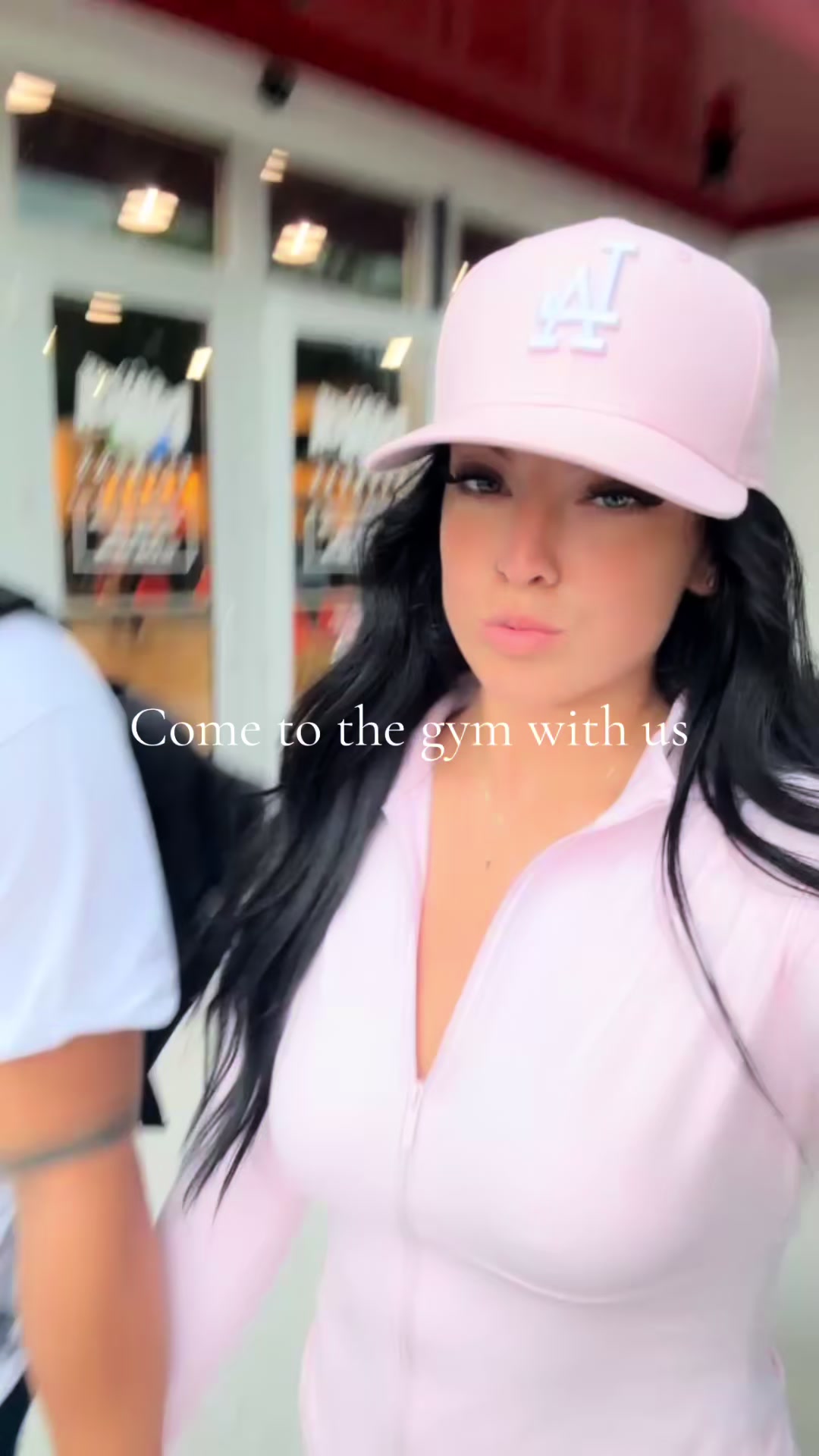 @Ava_vaccaro