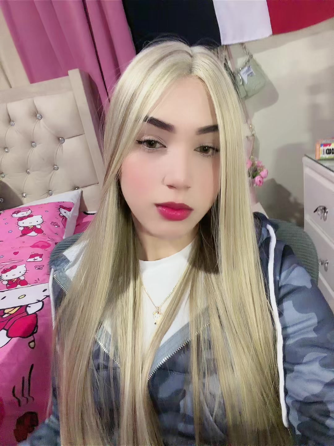 @Kitty_feef