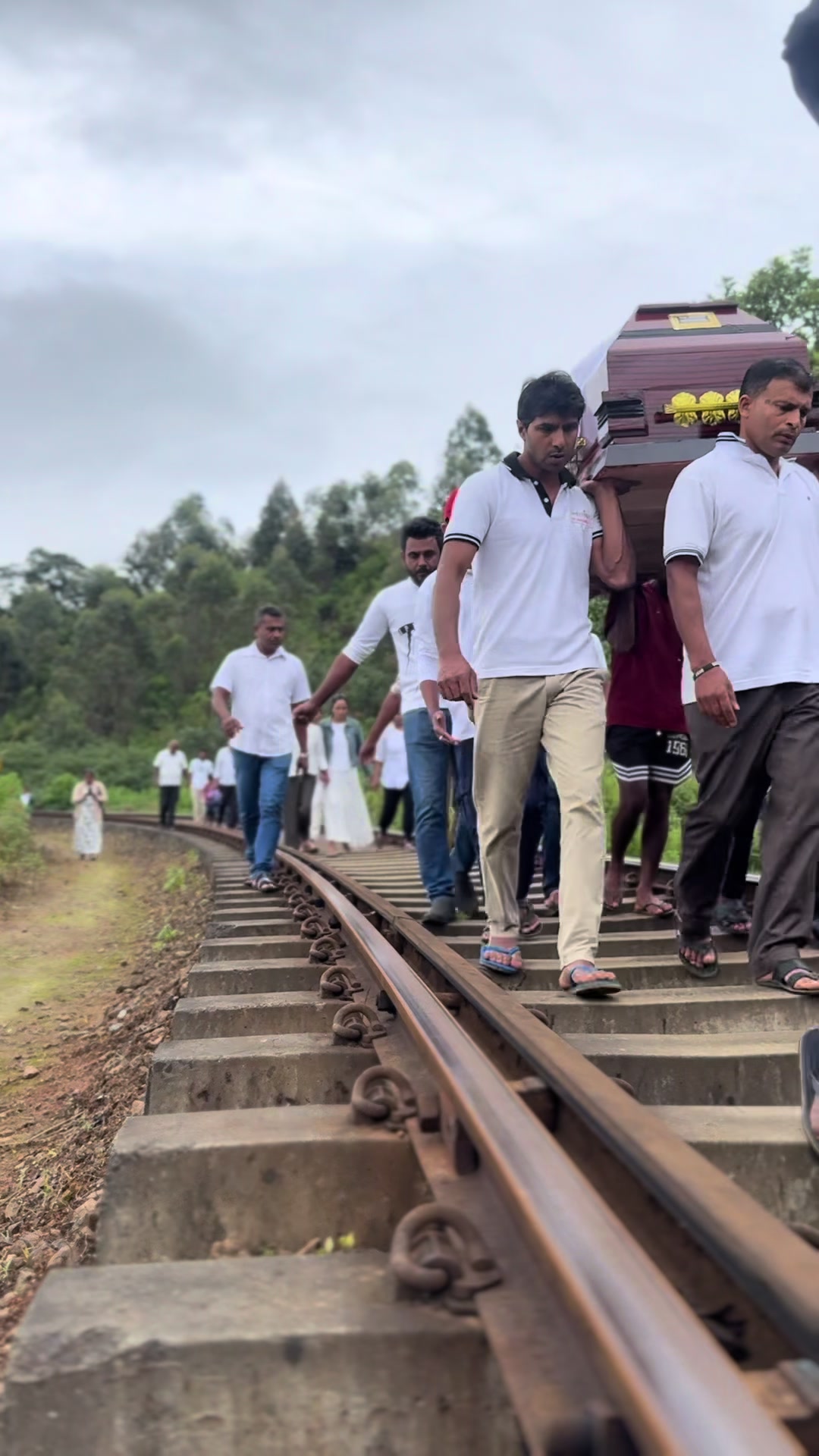 @🖤🤍 කළණි වීරරත්න 👩🏻🎓♥️