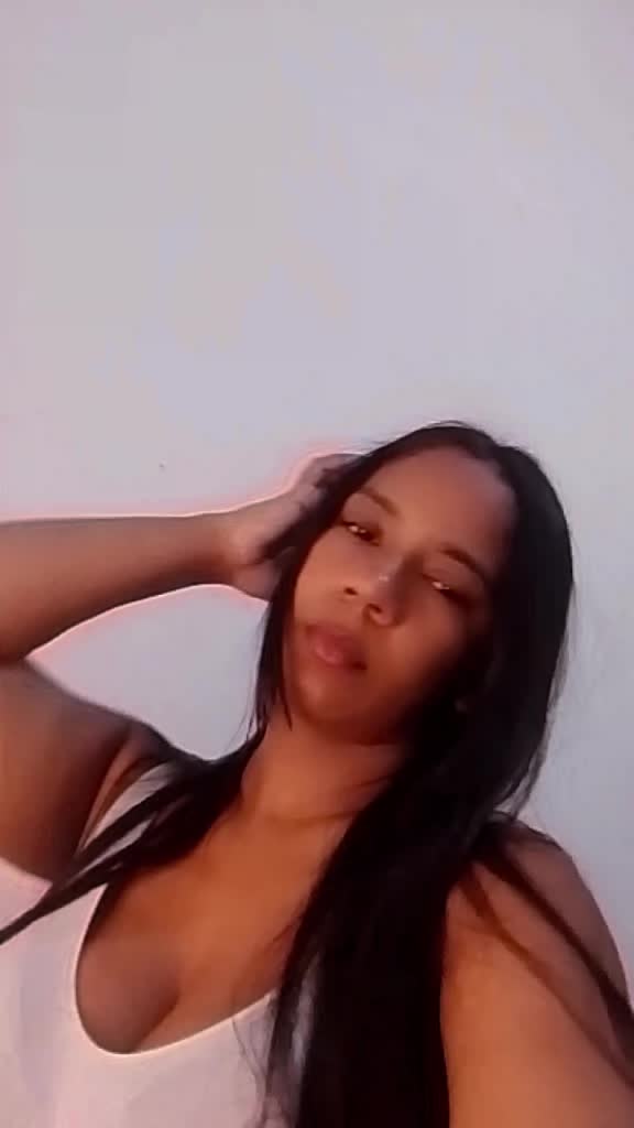@scarlett_Estefane
