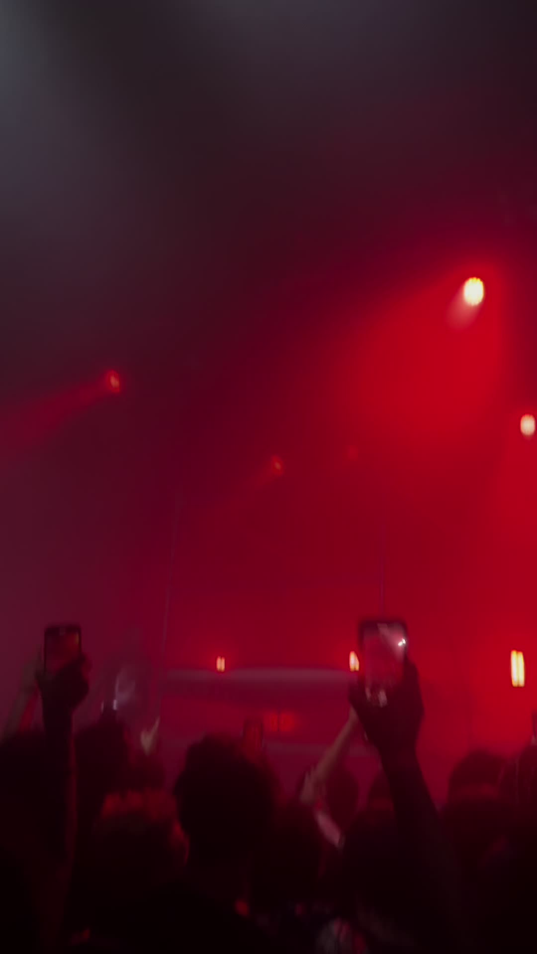 @⃟