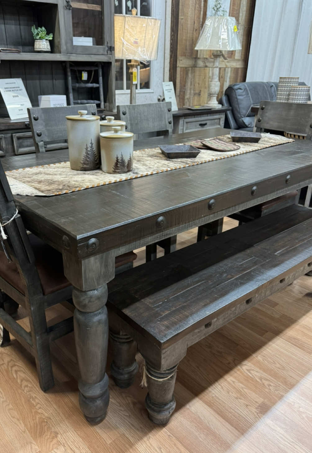 @RusticFurnitureDepot
