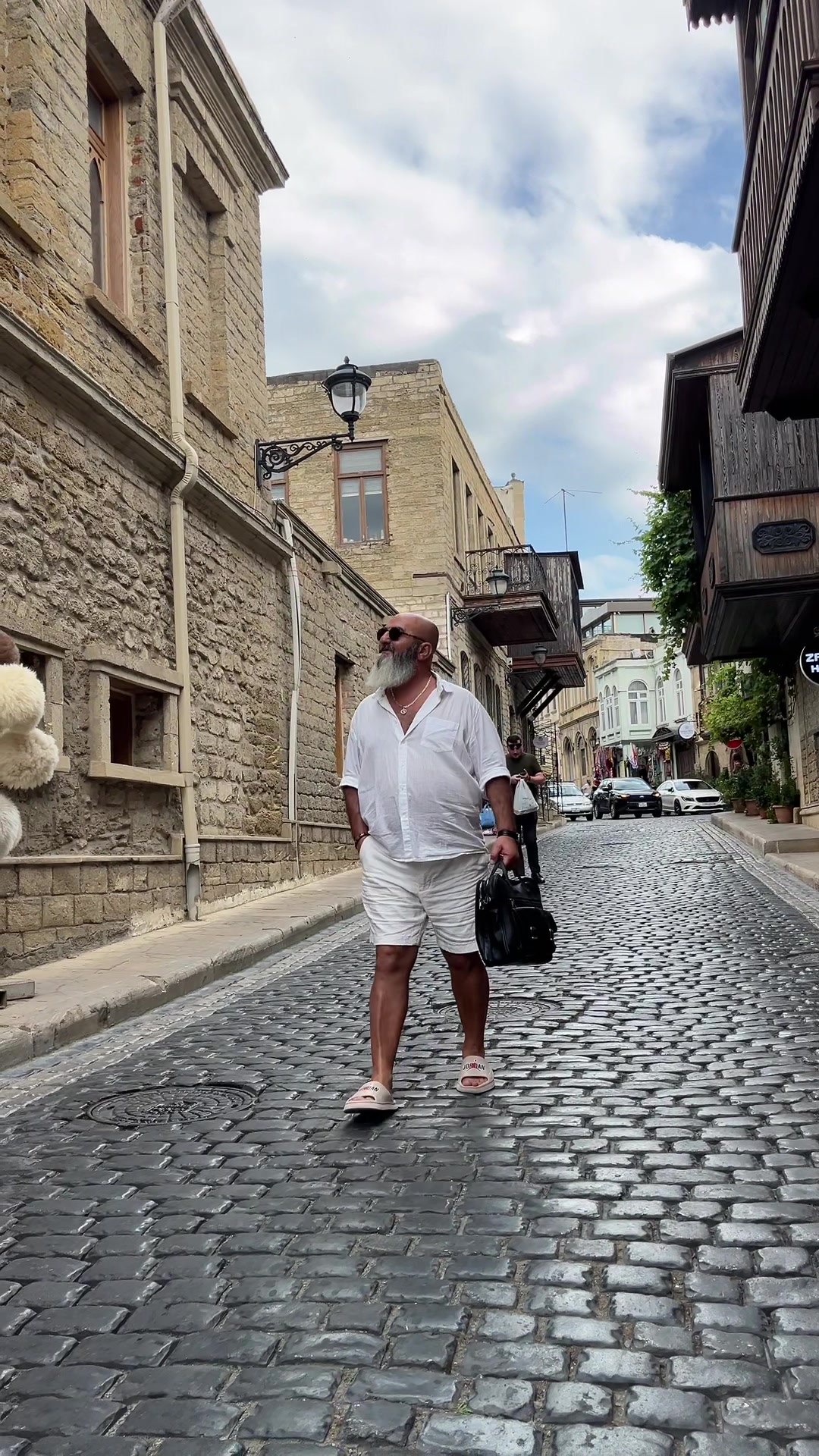 @travelsbaku