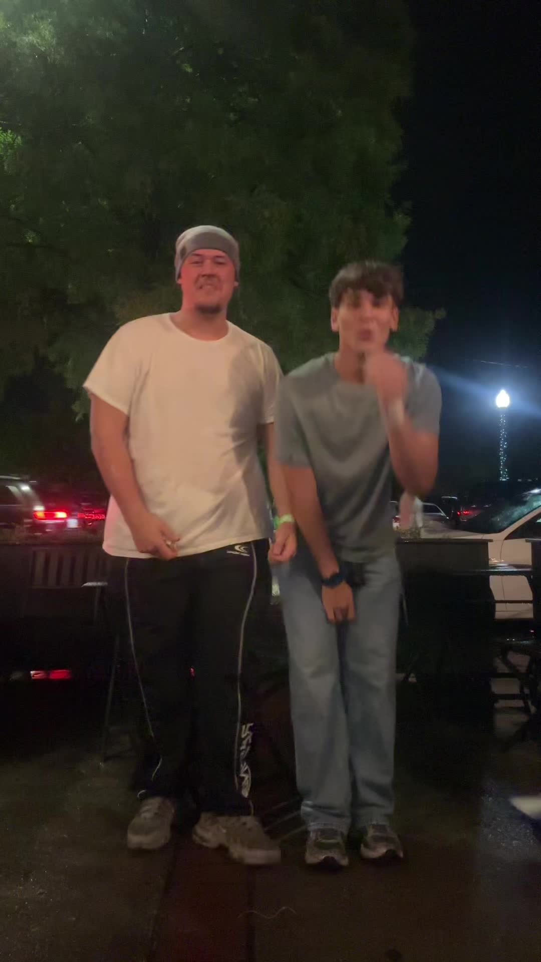 @macneer_
