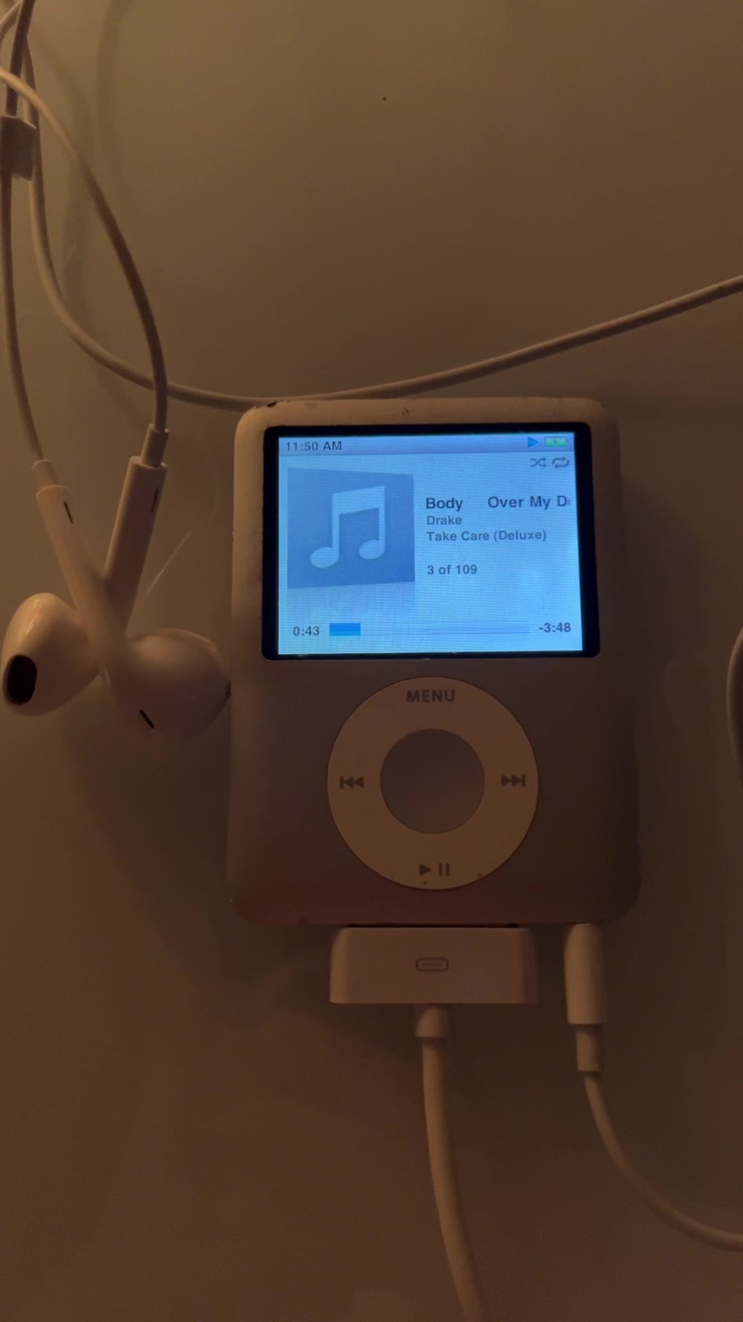 @🎧
