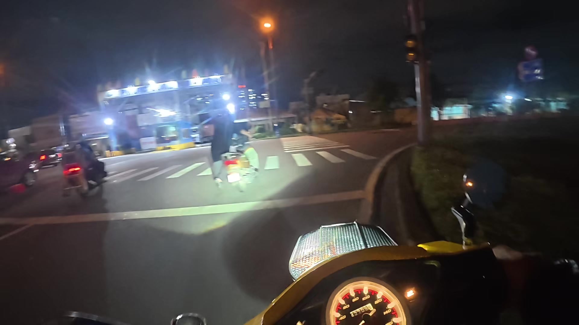 @Long Quận 9