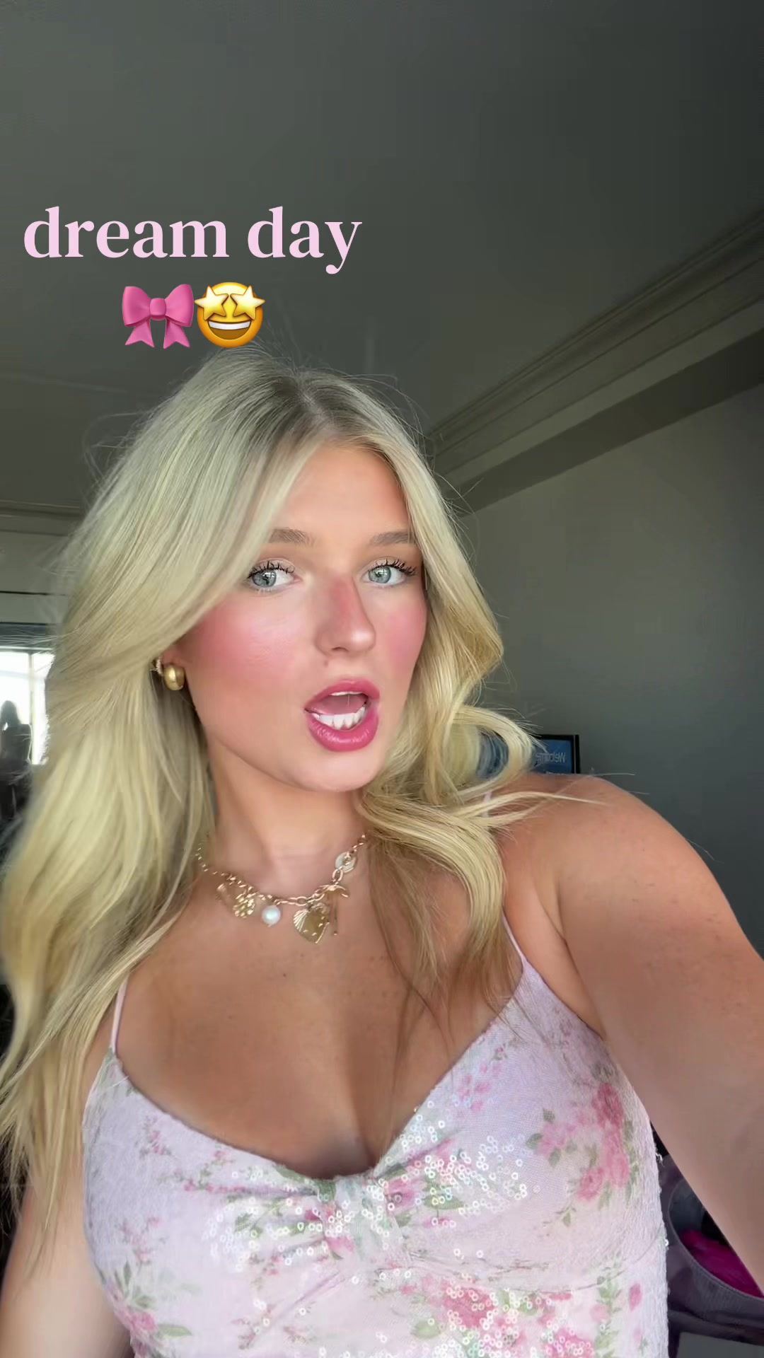 @Ava
