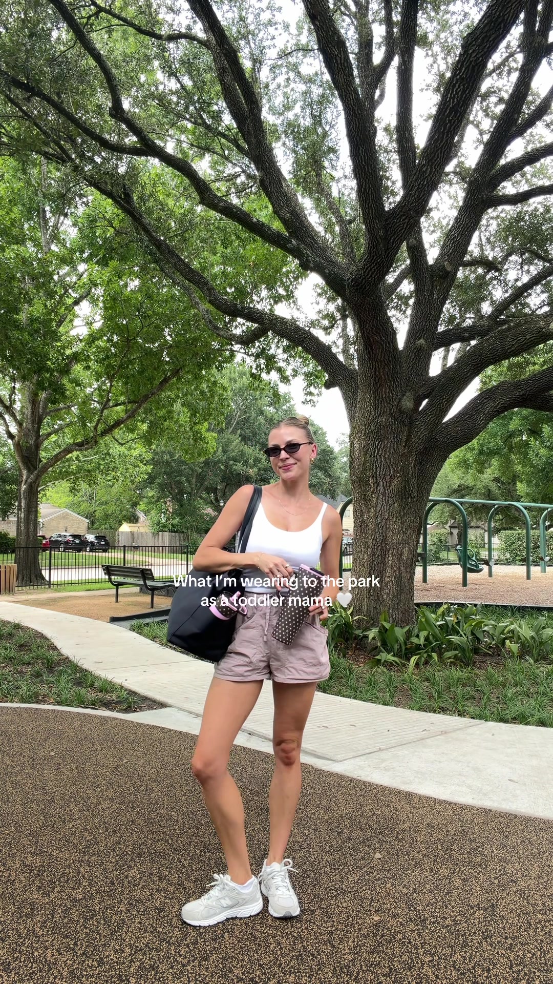 @Cheyenne | Mom Outfits