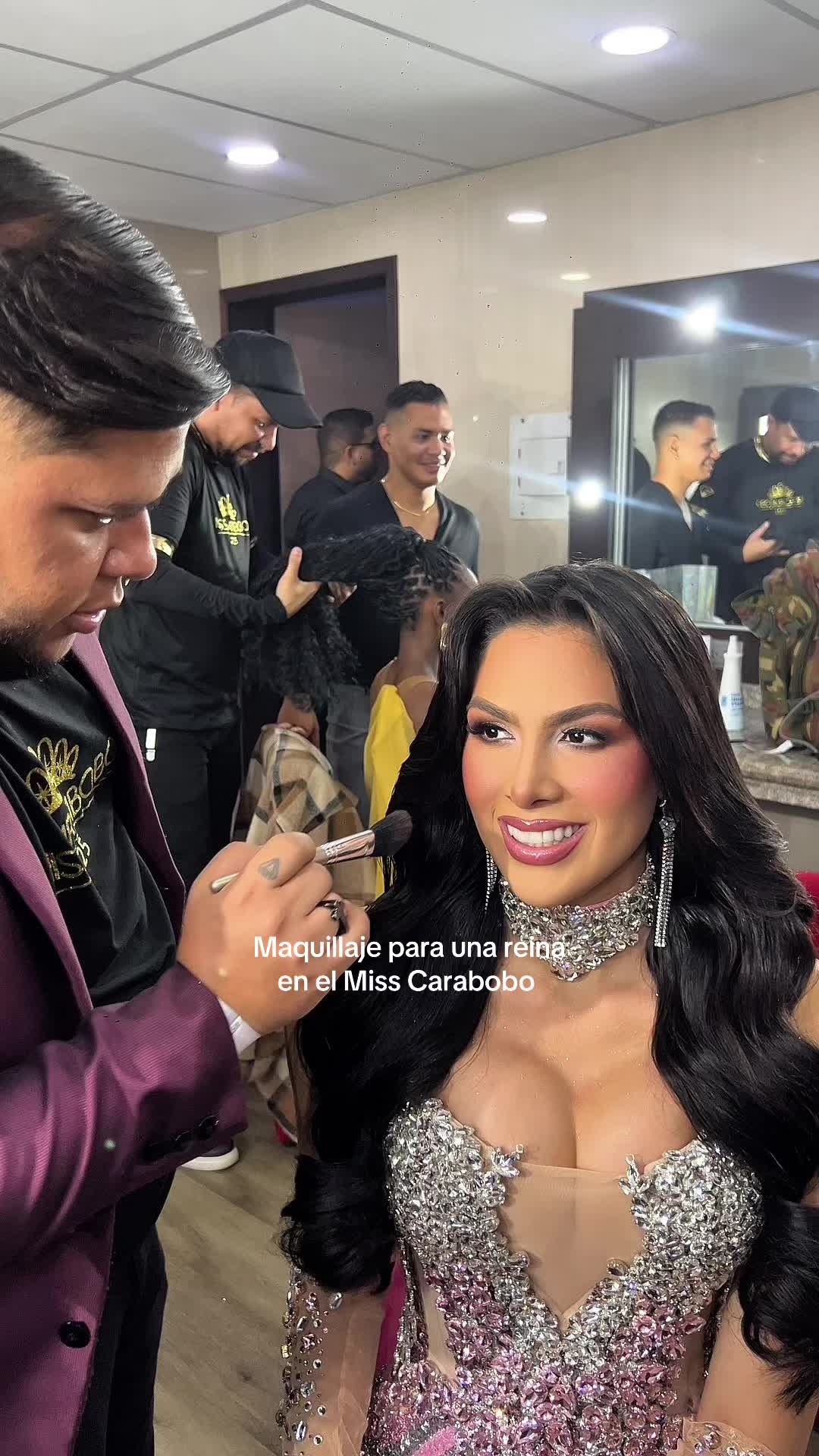 @Scarlittos Maquillador 🐻